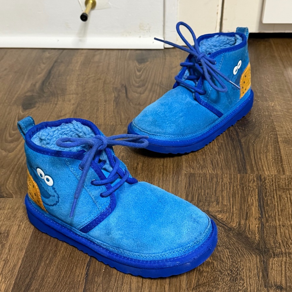 Cookie Monster Ugg size 3